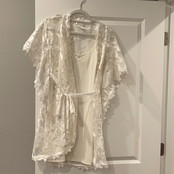 Bridal Robe - Picture 2 of 8